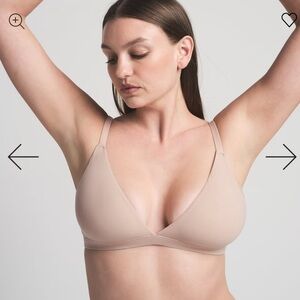 SKIMS Fits Everybody Triangle Bralette Size Small